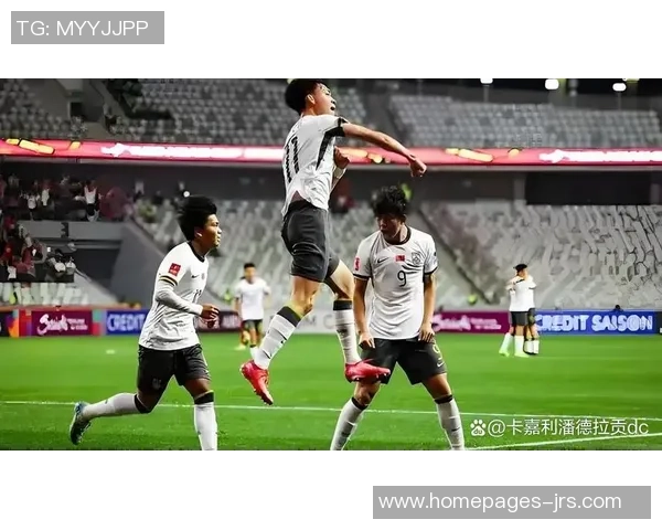 中国与吉尔吉斯足球对决精彩瞬间图片集锦展现激情与实力 中国与吉尔吉斯足球对决精彩瞬间图片集锦展现激情与实力